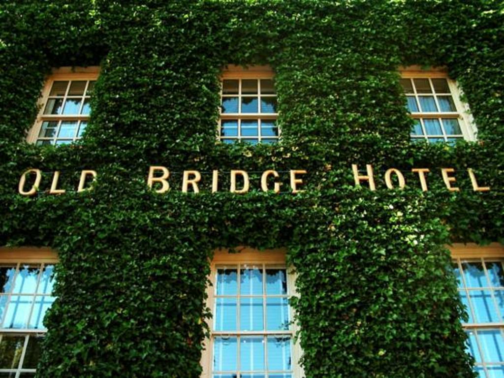 Hotel The Old Bridge à Huntingdon Extérieur photo